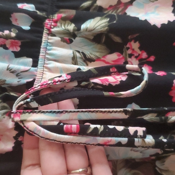 4/$30 Soatrld black short-sleeved dress with floral design size XL. ** - Picture 4 of 14